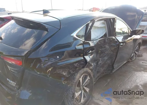 2018 Lexus Nx 300 z USA, uszkodzony, nr VIN JTJBARBZ1J2154953